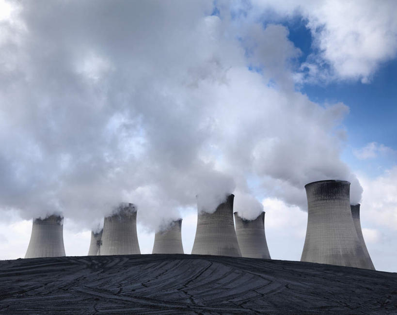 无人,横图,室外,白天,仰视,一排,许多,阴影,环保,整齐,光线,影子,烟雾,云,云朵,地面,云彩,排列,蓝色,白云,蓝天,天空,阳光,天,发电厂,发电站,排放,能源,晴朗,污染,回收,资源,核电站,核能,队列,利用,低碳,循环,冷却塔,持续,冷却,空气污染,核电厂,晴空,彩图,低角度拍摄,凉水塔