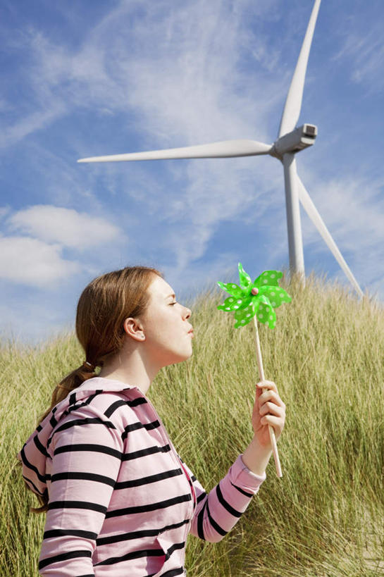 西方人,儿童,一个人,站,竖图,室外,白天,侧面,快乐,自由,幸福,纯洁,农业,风能,风力发电机,草地,草坪,植物,风车,玩具,欧洲,欧洲人,仅一个女性,仅一个人,握,服装,环保,电力,云,云朵,拿,云彩,拿着,注视,休闲装,娱乐,设备,草,小孩,衣服,蓝色,绿色,白云,蓝天,天空,天,吹,观察,看,站着,仅一个小孩,休闲,喜庆,休闲服,发电,机械,活力,可爱,童年,童趣,握着,工业,服饰,能源,晴朗,观看,希望,吉祥,资源,察看,象征,风力机,关注,和平,梦想,利用,童真,低碳,烂漫,无邪,忠诚,进取,灵动,勇敢,勤奋,天真,团结,幸运,风力发电,女孩,女人,女性,白种人,孩子,晴空,站立,半身,彩图,女生