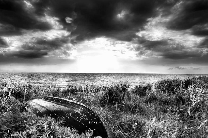 无人,横图,黑白,室外,白天,正面,草地,草坪,海浪,海洋,美景,日落,植物,船,瑞典,欧洲,一艘,阴影,朦胧,模糊,光线,影子,景观,浪花,水平线,晚霞,霞光,云,云朵,落日,辽阔,木船,海平线,云彩,草,绿色,天空,阳光,自然,海水,黄昏,交通工具,天,广阔,景色,彩霞,一望无际,颠倒,舟,斯堪的纳维亚,自然风光,载具,北欧,斯堪的那维亚,斯堪的那维亚半岛,斯堪的纳维亚半岛,海景,瑞典王国,无边无际,一马平川,倾覆,夕照,大海,风浪,海,海水的波动,近岸浪,涌浪,夕阳,斯堪尼省,水天相接,水天一线,斜阳