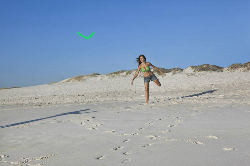 西方人,一个人,站,伸展双臂,笑,微笑,露齿笑,横图,室外,白天,正面,泳装,比基尼,锻炼,运动,沙滩,欧洲,欧洲人,仅一个年轻女性,仅一个女性,仅一个人,阴影,裤子,光线,沙子,影子,海岸,沙地,速度,注视,牛仔裤,光脚,娱乐,一个,蓝色,绿色,蓝天,天空,阳光,天,观察,看,站着,赤脚,力量,平衡,晴朗,单个,观看,张开双腿,技巧,翘,协调,察看,关注,灵敏,柔韧,万里无云,趣味,耐力,回力棒,回力标,回旋镖,飞去来器,自归器,抗争,展开双腿,体育,年轻女性,女人,女性,白种人,海滩,晴空,晴空万里,牛仔短裤,敞开双臂,伸开双臂,展开双肩,站立,张开手臂,张开双臂,彩图,全身,三点式,泳衣,健身,伸展双腿