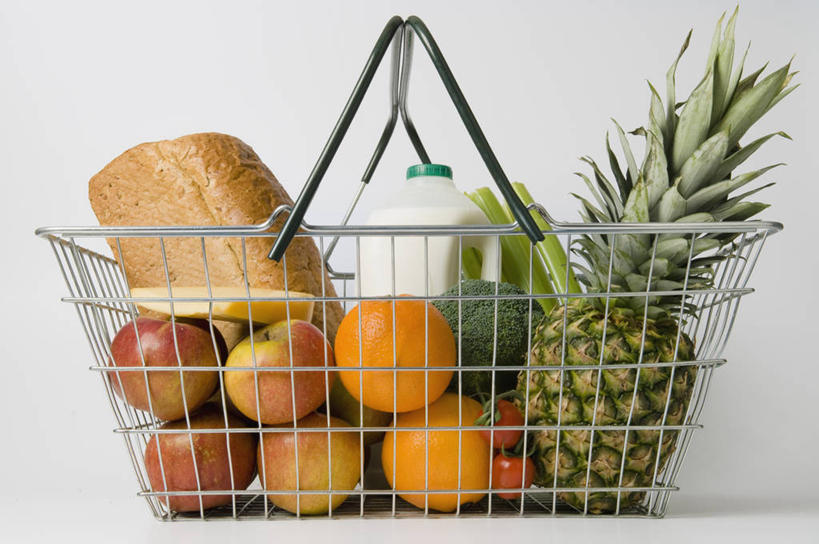 点心,面包,奶酪,无人,横图,室内,特写,白天,白色背景,正面,苹果,菠萝,芹菜,蔬菜,西红柿,水果,金属制品,一堆,许多,阴影,堆叠,堆积,新鲜,反射,金属,篮子,影子,墙,花菜,花椰菜,西兰花,西芹,生食,干酪,起司,食品,面点,果实,芝士,营养,购物篮,蔬果,墙壁,墙面,食物,糕点,一个,白色,乳酪,摄影,有机食品,绿色食品,影棚,单个,堆,椰菜花,便利,乳制品,甜橙,存放,载具,发酵,快捷,方便,寄存,寄放,暂存,甘蓝花,购物提篮,购物筐,凤梨,橙子,橙,药芹,洋柿子,水芹,旱芹,柑仔蜜,番茄,臭柿,彩图,影棚拍摄,拍摄,鹄壳,黄橙,黄果,金橙,金环,金球,糖橙,六月柿,西洋芹菜,喜报三元