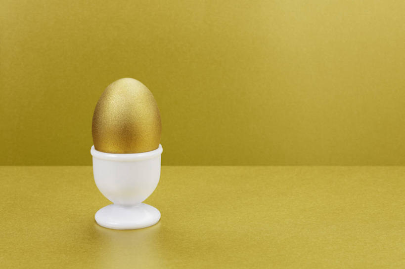 无人,横图,室内,特写,白天,正面,阴影,黄色背景,反射,影子,蛋,鸡蛋,一个,容器,金色,摄影,影棚,单个,储藏,蛋杯,富贵,储存,金蛋,忠诚,卵,富丽,名誉,荣华,盛蛋器,彩图,影棚拍摄,拍摄,金鸡蛋,贮存