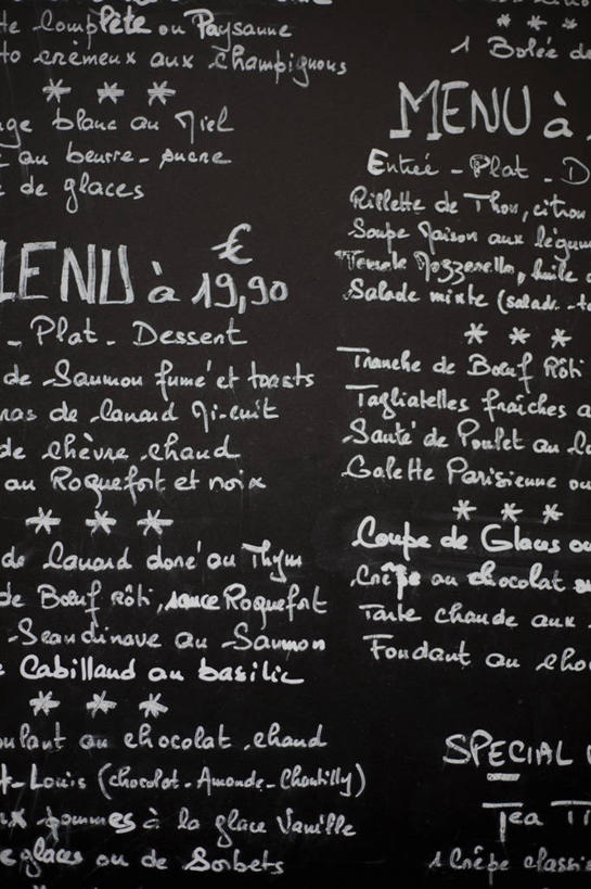 无人,竖图,室内,特写,白天,正面,静物,一排,许多,阴影,整齐,并列,并排,反射,英文,标志,文字,影子,字符,字母,标识,菜单,排列,黑板,教学,英文字母,队列,平行,耐磨,教学黑板,彩图