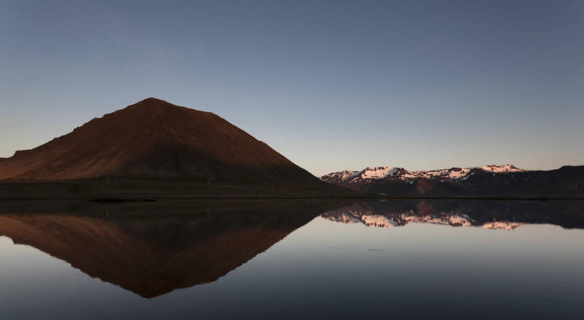 无人,横图,室外,白天,正面,旅游,度假,湖,湖泊,美景,山,水,雪,雪山,大雪,欧洲,冰岛,阴影,光线,影子,冰,湖面,积雪,景观,山峰,水流,水面,雪景,冬季,冬天,山峦,娱乐,蓝色,蓝天,天空,阳光,自然,湖水,天,享受,休闲,景色,放松,寒冷,晴朗,冰冷,自然风光,北欧,万里无云,冰岛共和国,严寒,冰凉,酷寒,凛冽,凛凛,极冷,斯奈山半岛,晴空,晴空万里,彩图
