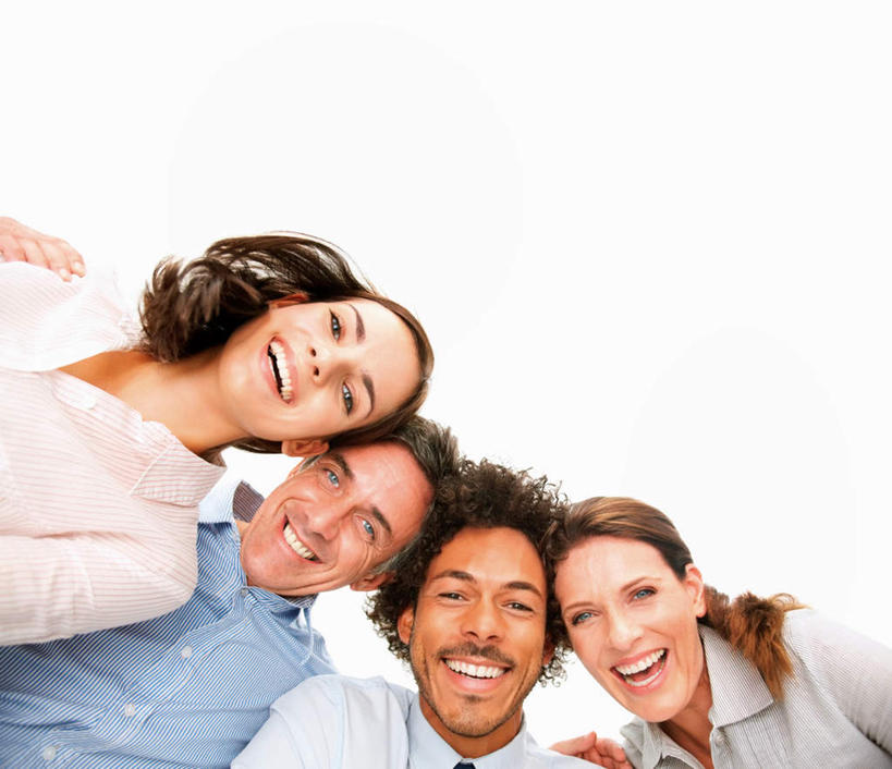 西方人,四个人,同事,商务人士,商务男性,商务女性,站,笑,微笑,露齿笑,横图,室内,白天,白色背景,正面,衬衫,成功,合作,团队,集体,信心,欧洲,欧洲人,阴影,套装,反射,影子,注视,队伍,低头,观察,看,站着,摄影,影棚,观看,察看,领导,成就,关注,商务装,合伙,领袖,工薪阶层,男人,男性,女人,女性,中年男性,中年女性,白种人,白领,上班族,站立,半身,彩图,影棚拍摄,衬衣,拍摄