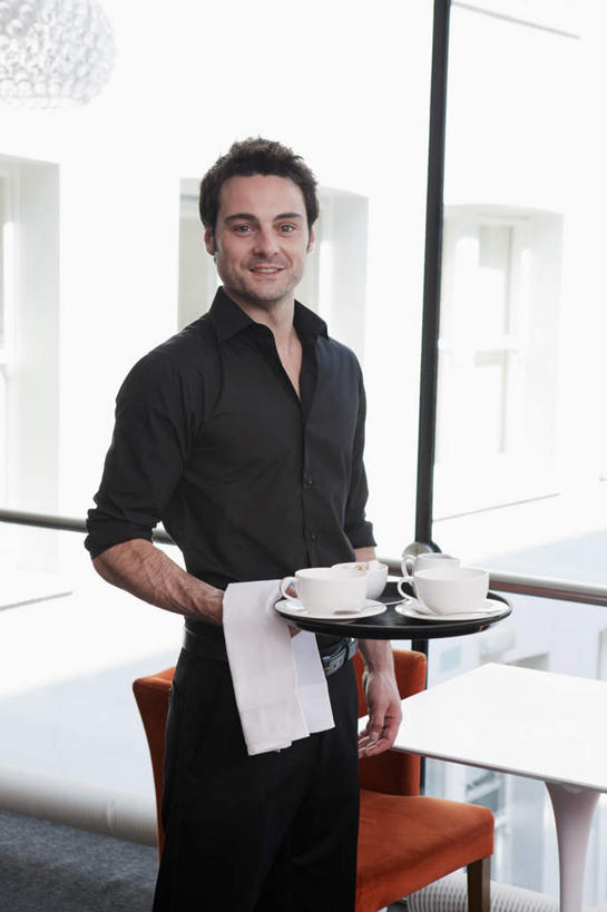 咖啡,西方人,一个人,服务员,站,笑,微笑,露齿笑,竖图,室内,白天,正面,工作服,制服,幸福,窗户,落地窗,杯子,餐具,欧洲,欧洲人,仅一个男性,仅一个人,握,瓷器,碟子,纺织物,盘,咖啡杯,陶瓷制品,拿,拿着,注视,娱乐,玻璃窗,饮料,仅一个年轻男性,盘子,碟,毛巾,观察,看,清洁,站着,享受,休闲,温馨,放松,乐趣,握着,观看,保暖,察看,提神,舒适,关注,咖啡店,瓷杯,醒脑,咖啡屋,透气,防水,软饮料,工作制服,储水,耐磨,吸水,男人,男性,年轻男性,白种人,服务生,侍者,站立,半身,彩图,工作套服,咖啡馆