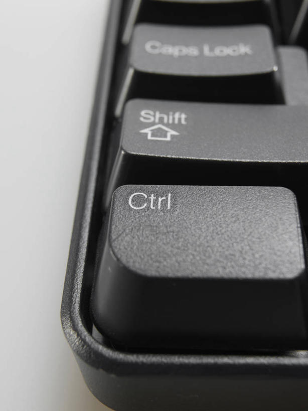 无人,竖图,俯视,室内,特写,白天,白色背景,键盘,静物,阴影,反射,影子,方向,输入设备,通讯设备,箭头,黑色,摄影,影棚,指向,通信设备,确认,回车,回车键,簇,换行,执行,电脑键盘,彩图,高角度拍摄,影棚拍摄,拍摄