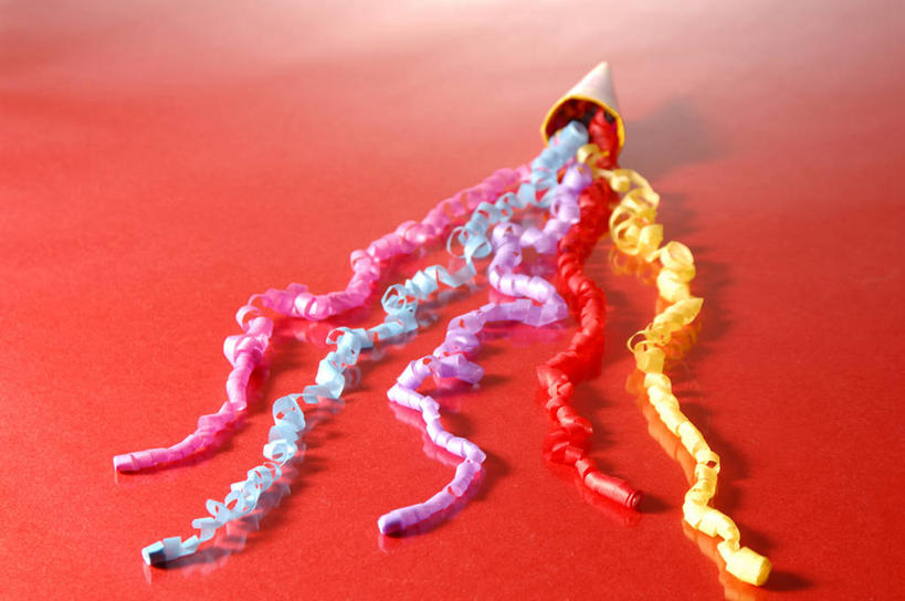 无人,横图,俯视,室内,特写,白天,爆炸,静物,阴影,红色背景,庆祝,反射,影子,一个,摄影,影棚,单个,庆贺,祝贺,拉炮,彩图,高角度拍摄,影棚拍摄,拍摄