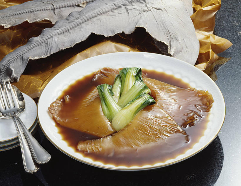 无人,横图,俯视,室内,特写,白天,餐桌,桌子,蔬菜,餐具,阴影,新鲜,反射,叉子,碟子,盘,影子,勺子,青菜,调料,酱料,酱汁,佐料,调味品,调味料,酱,盘子,调羹,碟,汤匙,有机食品,绿色食品,餐台,鱼翅,小白菜,餐叉,不结球白菜,鲛鲨翅,鲛鱼翅,金丝菜,沙鱼翅,鲨鱼翅,鲨鱼鳍,进餐用具,彩图,高角度拍摄