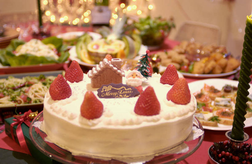 点心,无人,横图,室内,特写,夜晚,正面,烹饪,西餐,餐桌,桌子,草莓,浆果,蔬菜,餐具,蜡烛,水果,圣诞节,阴影,节日,朦胧,模糊,庆祝,新鲜,光线,碟子,火焰,盘,影子,烛光,肉,生食,料理,食品,果实,燃烧,文化,菜肴,美食,肉类,食物,糕点,红色,盘子,碟,点燃,庆典,西式,佳肴,有机食品,绿色食品,餐台,纪念,肉食,圣诞蛋糕,洋莓,水果皇后,红莓,地莓,彩图,蛋糕