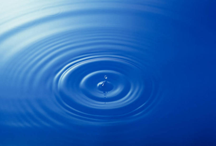 无人,横图,俯视,室内,特写,白天,水,透明,液体,水滴,蓝色,理智,沉静,冷色,高深,冷淡,彩图,高角度拍摄