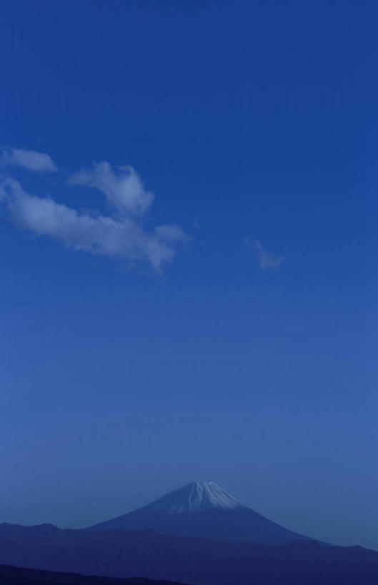 无人,公园,竖图,室外,白天,仰视,旅游,度假,美景,山,雪,雪山,大雪,长野县,日本,亚洲,阴影,光线,影子,冰,积雪,景观,山峰,雪景,云,云朵,冬季,冬天,山峦,云彩,娱乐,蓝色,白云,蓝天,天空,阳光,自然,天,享受,休闲,景色,放松,寒冷,晴朗,冰冷,自然风光,东亚,本州,本州岛,日本国,中部地方,山梨,山梨县,长野,严寒,冰凉,酷寒,凛冽,凛凛,极冷,晴空,彩图,低角度拍摄,国定公园,八岳中信高原国定公园