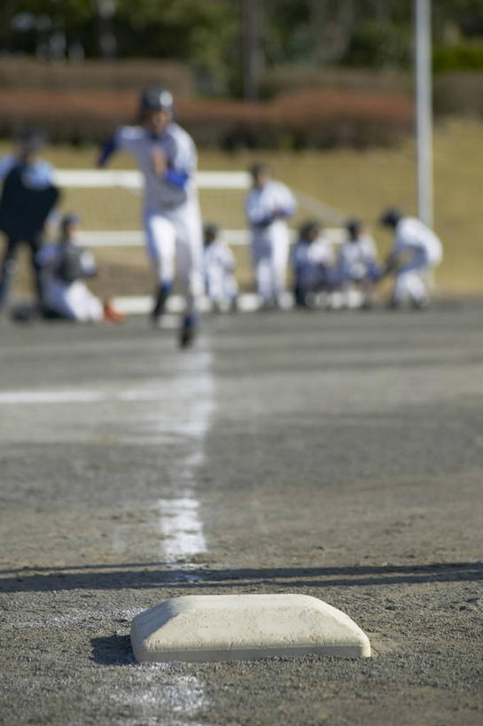 东方人,儿童,伙伴,朋友,站,坐,蹲,竖图,室外,白天,正面,运动服,运动鞋,锻炼,旅游,度假,友谊,纯洁,安全,运动,帽子,鞋子,亚洲,阴影,服装,裤子,朦胧,模糊,光线,棒球场,棒球手套,头盔,影子,球场,防护,许多人,注视,黄种人,娱乐,运动器械,场地,运动裤,小孩,衣服,阳光,安全帽,手套,观察,看,站着,一群人,享受,休闲,同学,健身器械,放松,可爱,童年,童趣,服饰,观看,休闲鞋,保护,察看,衣着,校友,穿着,关注,室外运动,保险,健身器材,器具,户外运动,童真,烂漫,无邪,保全,周全,安稳,安定,防护手套,同窗,学友,衣饰,本垒板,平安,天真,友情,男孩,男人,男性,亚洲人,蹲着,抛,扔,站立,坐着,半身,彩图,健身,本垒,运动器材,男生,运动装