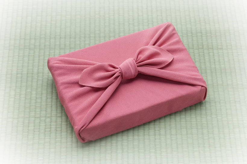 无人,横图,俯视,室内,特写,白天,静物,阴影,花纹,日本文化,反射,布,图案,影子,塌塌米,榻榻米,布纹,文化,一个,粉色,单个,布匹,风吕敷,包袱布,叠席,彩图,高角度拍摄