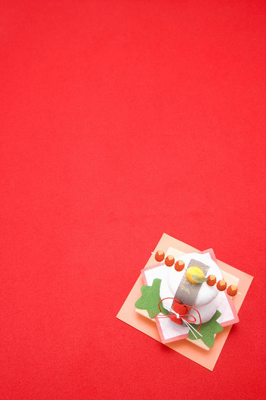 无人,竖图,俯视,室内,白天,叶子,阴影,红色背景,节日,庆祝,反射,影子,年糕,绿叶,文化,祈祷,庆典,嫩叶,许愿,摄影,影棚,纪念,祈求,祭祀,镜饼,平安,叶,叶片,彩图,高角度拍摄,影棚拍摄,拍摄,日本新年,传统文化