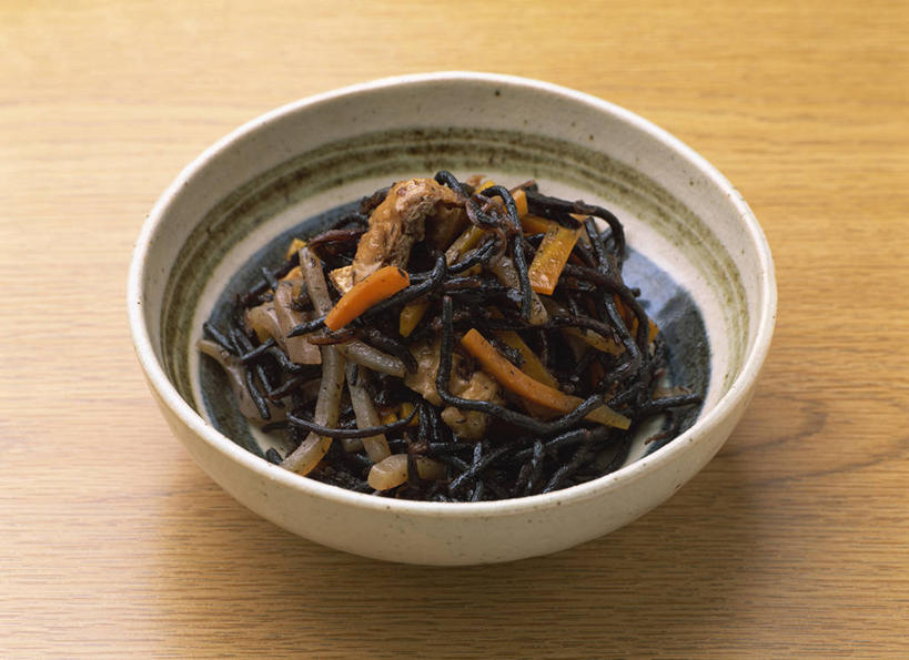 无人,横图,俯视,室内,特写,白天,烹饪,餐桌,桌子,萝卜,胡萝卜,蔬菜,一堆,许多,阴影,堆叠,堆积,新鲜,反射,木制,影子,陶瓷,日本料理,料理,食品,陶瓷制品,很多,菜肴,美食,食物,一个,木制品,容器,碗,日式料理,日式,佳肴,有机食品,绿色食品,单个,餐台,储藏,堆,藻类,储存,黄萝卜,番萝卜,红萝卜,甘荀,彩图,高角度拍摄,藻类植物,丁香萝卜,胡芦菔金,金笋,贮存