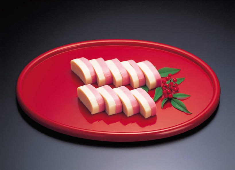 无人,横图,俯视,室内,特写,白天,烹饪,餐桌,桌子,餐具,叶子,一排,许多,阴影,黑色背景,整齐,并列,并排,盛开,反射,碟子,盘,影子,肉,鱼肉,日本料理,料理,食品,绿叶,很多,花蕾,菜肴,美食,肉类,花,花瓣,花朵,鲜花,食物,排列,一个,红色,盘子,碟,日式料理,花苞,花蕊,日式,嫩叶,摄影,佳肴,影棚,单个,餐台,队列,平行,肉食,鱼糕,叶,叶片,彩图,高角度拍摄,影棚拍摄,拍摄,日本鱼糕