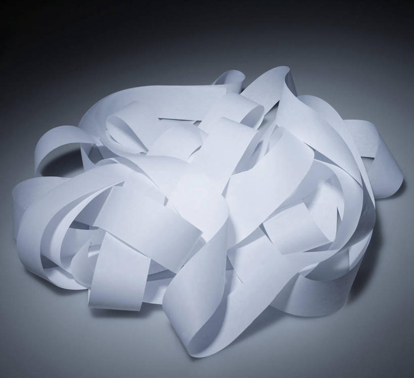 无人,横图,俯视,室内,特写,白天,静物,许多,阴影,灰色背景,环绕,缠绕,反射,影子,很多,白色,摄影,影棚,收银条,发票,纠缠,购物收据,购物小票,彩图,高角度拍摄,影棚拍摄,拍摄,收据