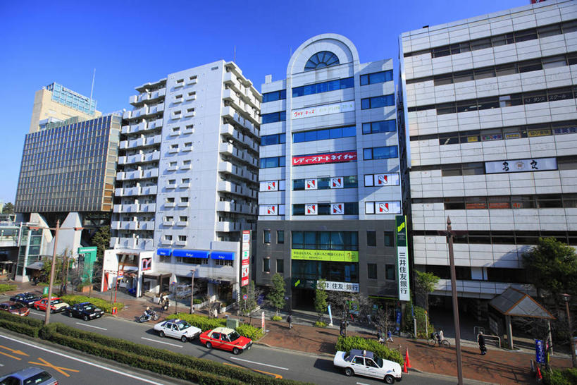 无人,高楼大厦,横图,俯视,室外,白天,度假,美景,植物,城市风光,城市,大厦,道路,建筑,路,摩天大楼,公路,车站,汽车,东京,日本,亚洲,阴影,光线,影子,景观,分界线,停车线,站台,交通,娱乐,建设,月台,车,树,树木,蓝色,绿色,蓝天,天空,阳光,自然,交通工具,轿车,天,享受,休闲,景色,放松,生长,晴朗,成长,车行道,车行道分界线,载具,标线,东亚,车行线,本州,万里无云,关东地方,本州岛,日本国,东京都,晴空,晴空万里,马路,彩图,高角度拍摄,大楼,高层建筑,高楼,摩天楼,世田谷区,二子玉川站