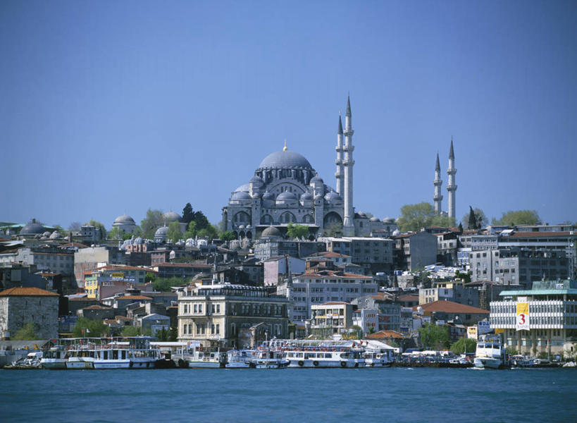 无人,家,横图,室外,白天,正面,旅游,度假,海浪,海洋,名胜古迹,植物,标志建筑,地标,建筑,土耳其,亚洲,阴影,节日,遗迹,光线,影子,房屋,屋子,浪花,公寓,首都,古迹,文化,文物,娱乐,建设,古建筑,洋房,楼房,住宅,树,树木,蓝色,绿色,蓝天,天空,阳光,自然,海水,天,祈祷,享受,休闲,健康,旅游胜地,放松,许愿,宗教,信仰,生长,晴朗,成长,纪念,祈求,伊斯兰教,清真寺,西亚,海景,古文明,伊斯坦布尔,万里无云,苏莱曼清真寺,苏莱曼尼耶清真寺,平安,大海,风浪,海,海水的波动,近岸浪,涌浪,晴空,晴空万里,彩图,房子,土耳其共和国