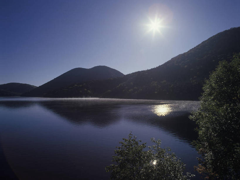 无人,横图,室外,白天,正面,旅游,度假,湖,湖泊,美景,森林,山,山脉,树林,水,太阳,植物,北海道,日本,亚洲,阴影,光线,影子,湖面,景观,山峰,水流,水面,山峦,娱乐,树,树木,蓝色,绿色,倒影,蓝天,天空,阳光,自然,湖水,群山,天,享受,休闲,景色,放松,生长,晴朗,成长,倒映,自然风光,东亚,万里无云,日本国,北海道地方,北海道岛,反照,晴空,晴空万里,彩图,镜头光晕,透镜闪耀,眩光,河东郡,鹿追町,带广,带广市,十胜支厅,然别湖