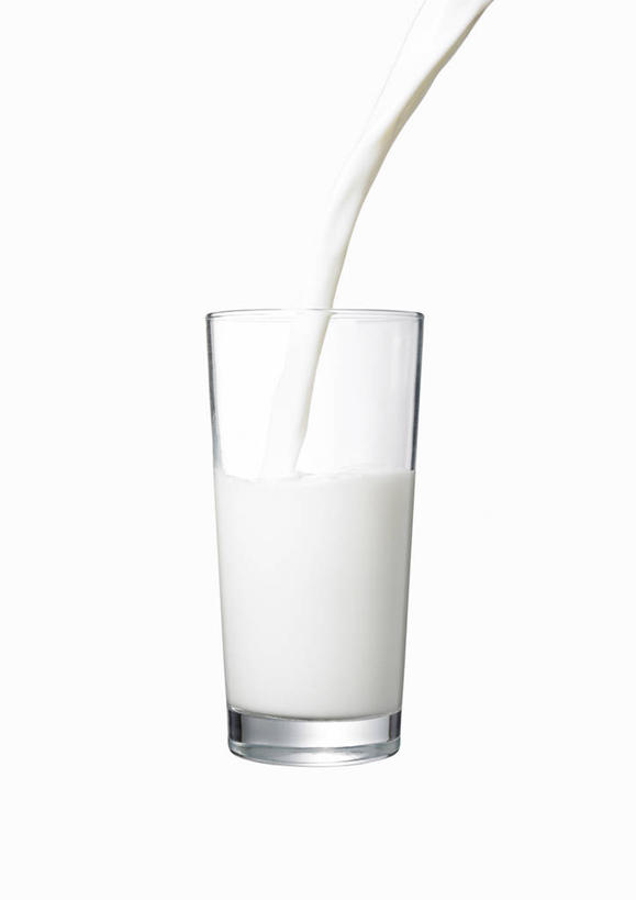 牛奶,无人,竖图,室内,特写,白天,白色背景,正面,杯子,倒,饮品,一杯,营养,玻璃制品,饮料,一个,水杯,摄影,影棚,单个,乳制品,奶,牛乳,安神,玻璃杯,彩图,影棚拍摄,拍摄