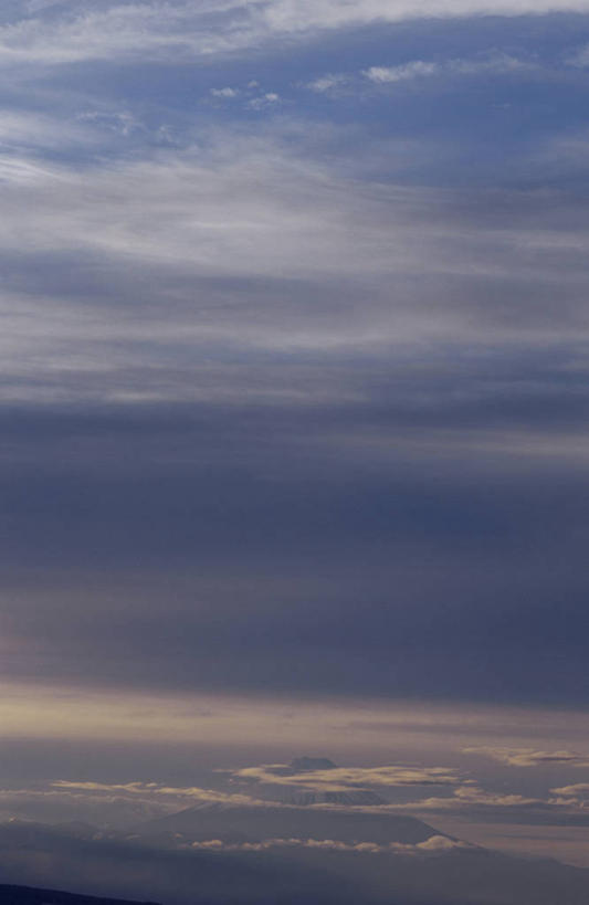 无人,公园,竖图,室外,白天,仰视,旅游,度假,美景,日落,山,雪,雪山,大雪,长野县,日本,亚洲,冰,积雪,景观,山峰,晚霞,霞光,雪景,冬季,冬天,落日,山峦,娱乐,自然,黄昏,享受,休闲,景色,彩霞,放松,寒冷,冰冷,自然风光,东亚,本州,本州岛,日本国,中部地方,山梨,山梨县,长野,严寒,冰凉,酷寒,凛冽,凛凛,极冷,夕照,薄暮,夕阳,彩图,低角度拍摄,傍晚,国定公园,八岳中信高原国定公园,斜阳