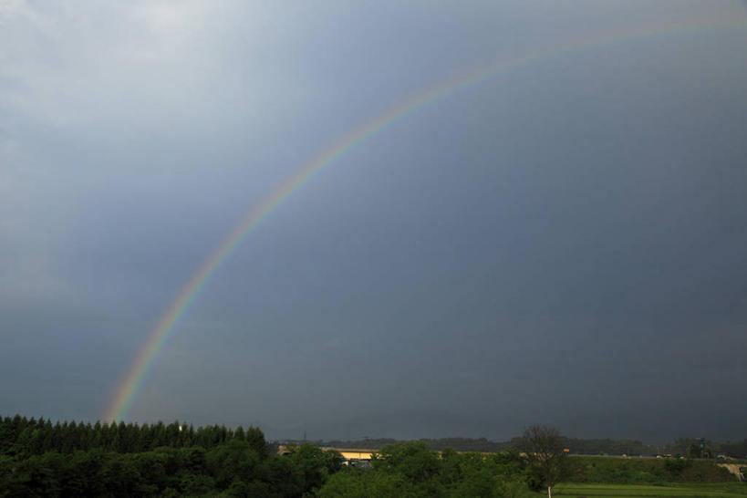 无人,家,横图,室外,白天,正面,旅游,度假,彩虹,草地,草坪,美景,树林,植物,秋田县,日本,亚洲,房屋,屋子,景观,乌云,云,阴天,云朵,云彩,娱乐,楼房,住宅,草,树,树木,绿色,天空,自然,天,享受,休闲,景色,放松,生长,成长,昏暗,阴沉,自然风光,东亚,本州,本州岛,日本国,秋田,东北地方,虹,虹桥,七彩虹,天虹,彩图,房子,鹿角市