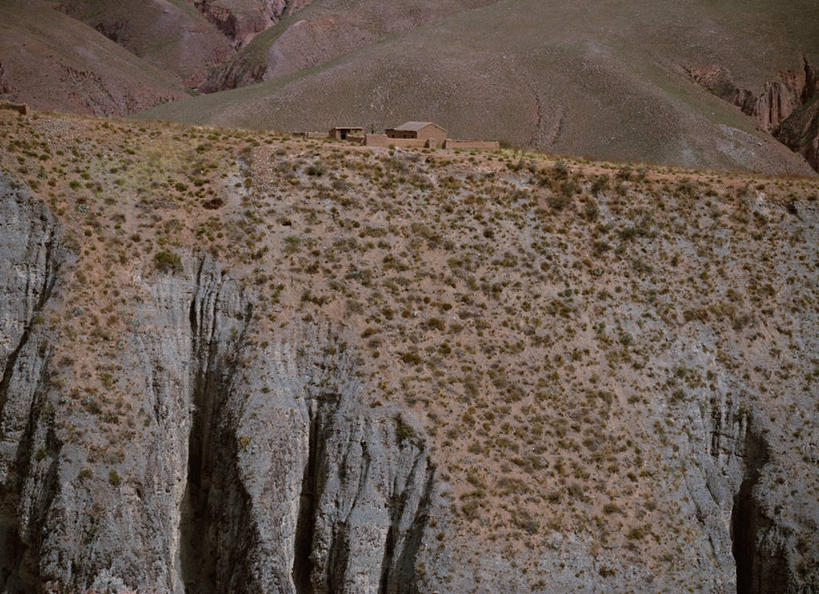 无人,家,木屋,横图,俯视,航拍,室外,白天,旅游,度假,石头,美景,山,山脉,峡谷,植物,阿根廷,阴影,枯萎,光线,纹路,石子,纹理,影子,景观,山峰,枯草,山谷,山峦,娱乐,住宅,草,黄色,阳光,自然,群山,享受,休闲,景色,南美,放松,连绵,南美洲,绵延,拉丁美洲,岩层,鸟瞰,自然风光,美洲,山岭,肌理,亚美利加洲,南亚美利加洲,阿根廷共和国,联贯,萨尔塔,萨尔塔省,石块,岩石,彩图,高角度拍摄,茅舍,茅屋,棚屋,小木屋,小屋