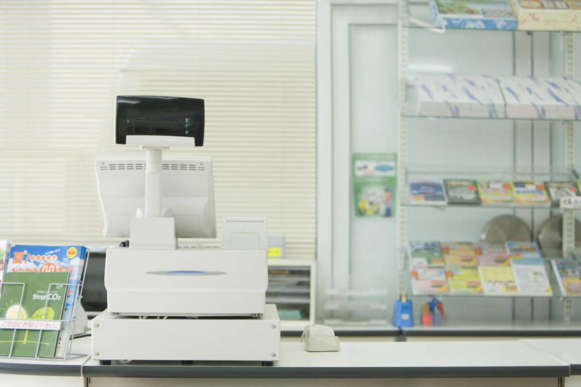 无人,商店,横图,室内,白天,正面,购物,消费,柜子,超市,玻璃,货架,架子,玻璃制品,展示,pos机,金融,百货,收银台,便利店,储存,收银,收银机,陈列架,选购,贸易,展现,血拼,零售店,陈列柜,超市货架,储备,蕴藏,贮备,彩图,店铺,杂货店,杂货铺,贮存