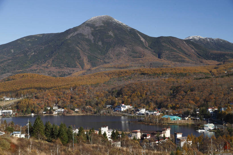 无人,公园,家,横图,室外,白天,正面,旅游,度假,湖,湖泊,美景,秋季,森林,山,山脉,树林,水,植物,长野县,日本,亚洲,阴影,光线,影子,房屋,屋子,湖面,景观,山峰,水流,水面,公寓,山峦,娱乐,洋房,楼房,住宅,树,树木,蓝色,绿色,蓝天,天空,阳光,自然,湖水,群山,天,享受,休闲,景色,放松,生长,晴朗,成长,自然风光,东亚,本州,万里无云,本州岛,日本国,中部地方,山梨,山梨县,长野,蓼科山,晴空,晴空万里,秋,秋天,彩图,房子,国定公园,诹访富士,八岳中信高原国定公园