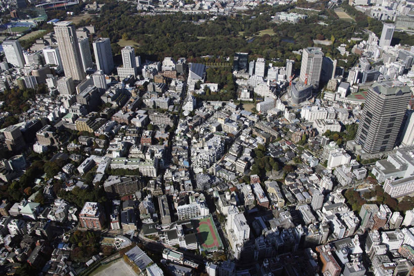 无人,家,高楼大厦,横图,俯视,航拍,室外,白天,度假,美景,植物,城市风光,城市,大厦,建筑,摩天大楼,东京,日本,亚洲,阴影,光线,影子,房屋,屋子,景观,公寓,青山,娱乐,建设,洋房,楼房,住宅,树,树木,绿色,阳光,自然,享受,休闲,景色,放松,生长,成长,鸟瞰,东亚,本州,关东地方,本州岛,日本国,东京都,县厅,港区,东京市,彩图,高角度拍摄,房子,大楼,高层建筑,高楼,摩天楼