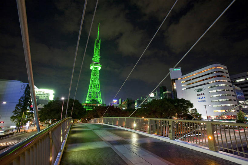 无人,高楼大厦,栏杆,横图,室外,夜晚,仰视,度假,美景,植物,城市风光,标志建筑,城市,大厦,道路,地标,建筑,路,摩天大楼,夜景,公路,爱知县,名古屋,日本,亚洲,阴影,光线,影子,景观,建筑群,围栏,灯光,交通,娱乐,建设,护栏,树,树木,绿色,自然,享受,休闲,景色,放松,生长,成长,东亚,本州,本州岛,日本国,中部地方,爱知,县厅,久屋大通公园,名古屋市,名古屋电视塔,马路,彩图,低角度拍摄,大楼,高层建筑,高楼,摩天楼