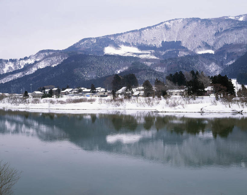 无人,横图,室外,白天,正面,旅游,度假,河流,美景,山,山脉,树林,水,雪,植物,大雪,日本,亚洲,阴影,波纹,光线,影子,河水,积雪,景观,山峰,水流,雪景,冬季,冬天,涟漪,山峦,娱乐,树,树木,蓝色,绿色,蓝天,水纹,天空,阳光,自然,波浪,群山,天,享受,休闲,景色,放松,寒冷,生长,晴朗,成长,自然风光,东亚,本州,万里无云,本州岛,日本国,水晕,东北地方,山形,山形县,严寒,晴空,晴空万里,彩图,米泽,米泽市,吾妻山,最上川