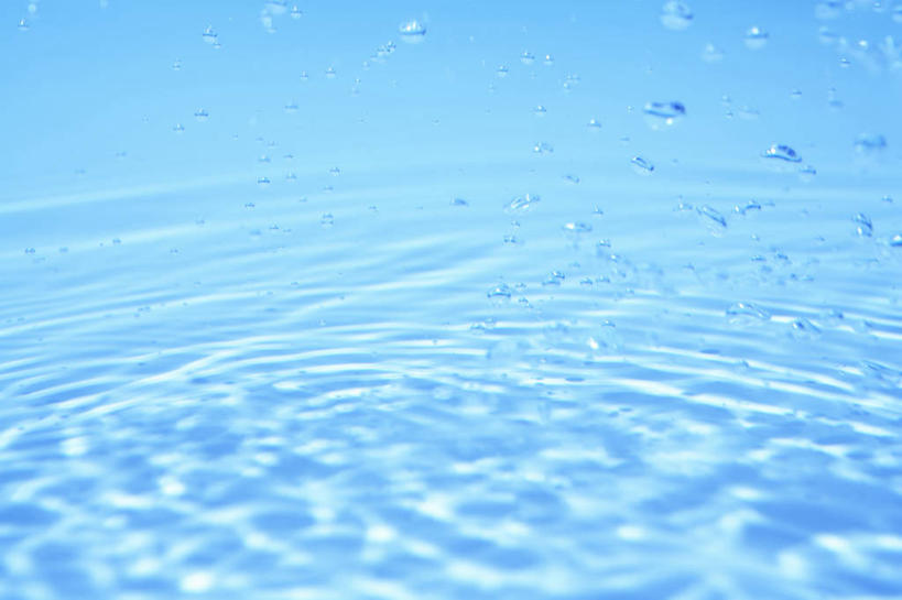 无人,横图,室内,特写,白天,正面,水下,朦胧,模糊,透明,水底,蓝色,泡泡,理智,沉静,冷色,高深,冷淡,彩图