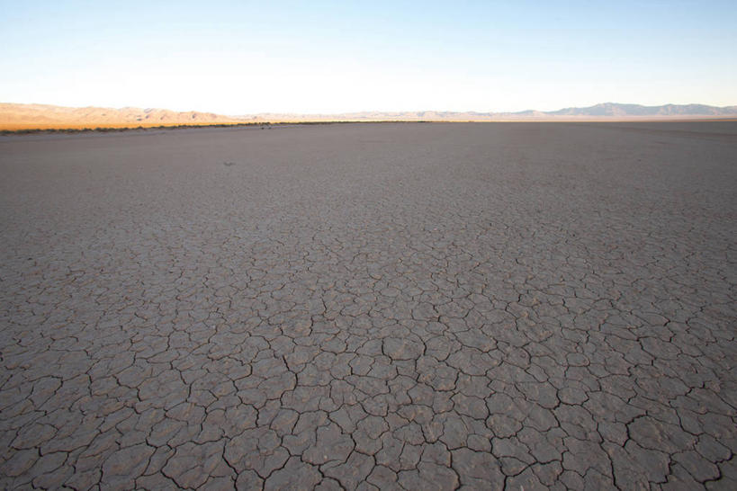 无人,横图,室外,白天,正面,美景,山,山脉,全球变暖,美国,阴影,干枯,光线,影子,景观,山峰,山峦,蓝色,蓝天,天空,阳光,自然,群山,天,景色,晴朗,干涸,北美,北美洲,自然风光,美洲,自然现象,内华达州,万里无云,北亚美利加洲,亚美利加洲,内华达,北美艾灌木丛州,产银之州,银山州,银之州,枯竭,晴空,晴空万里,彩图,全球气候变暖,美利坚合众国