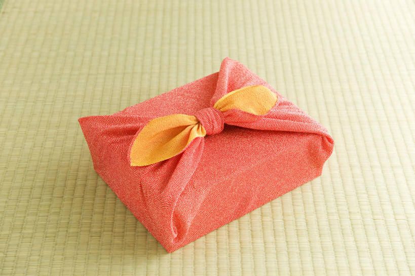 无人,横图,俯视,室内,特写,白天,静物,阴影,花纹,日本文化,反射,布,图案,影子,塌塌米,榻榻米,布纹,文化,一个,红色,单个,布匹,风吕敷,包袱布,叠席,彩图,高角度拍摄