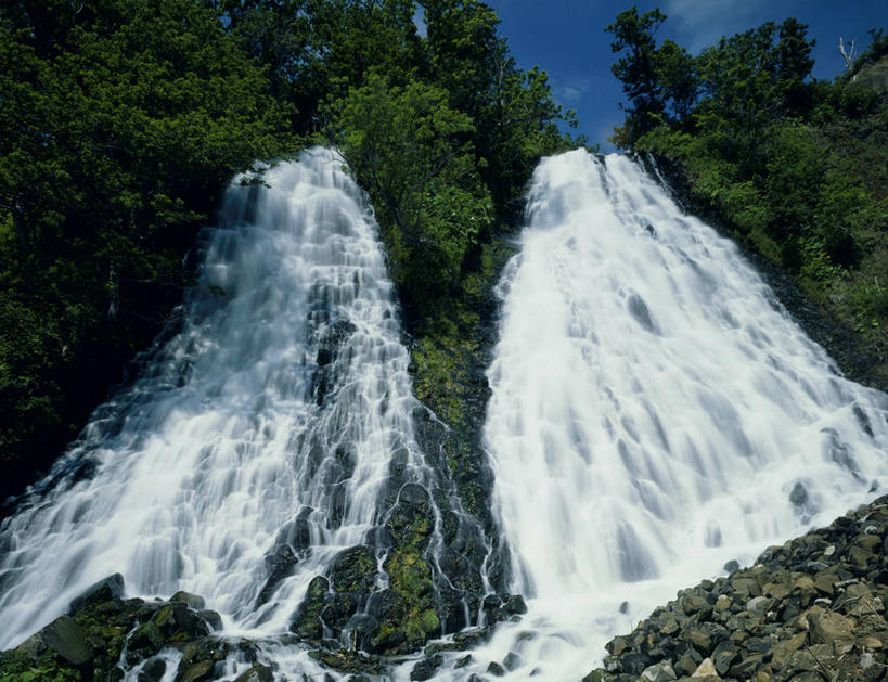 无人,横图,室外,白天,仰视,旅游,度假,美景,瀑布,树林,水,植物,北海道,日本,亚洲,阴影,飞溅,溅,光线,液体,影子,景观,水滴,云,云朵,云彩,娱乐,水珠,树,树木,蓝色,绿色,白云,蓝天,天空,阳光,自然,天,享受,休闲,景色,放松,生长,晴朗,成长,喷洒,自然风光,东亚,日本国,北海道地方,北海道岛,跌水,晴空,彩图,低角度拍摄,鄂霍次克综合振兴局,斜里郡,斜里町,知床岬,道东,网走支厅