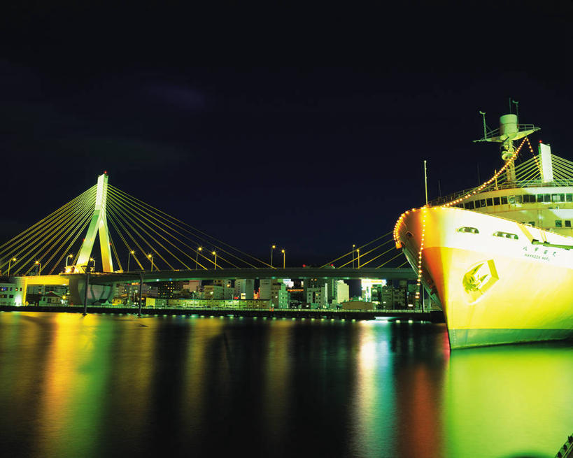 无人,家,横图,室外,夜晚,正面,度假,海浪,海洋,美景,城市风光,城市,大桥,轮船,桥梁,夜景,船,日本,亚洲,一双,阴影,波纹,飞溅,溅,光线,液体,影子,房屋,屋子,景观,浪花,水滴,斜拉桥,桥,灯光,娱乐,楼房,住宅,水珠,水纹,天空,海水,船尾波,交通工具,波浪,天,享受,休闲,景色,放松,喷洒,载具,海景,东亚,本州,本州岛,日本国,青森,青森县,东北地方,青森港湾大桥,斜张桥,大海,风浪,海,海水的波动,近岸浪,涌浪,彩图,房子