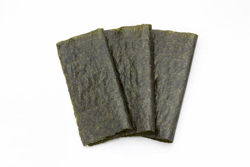 无人,横图,俯视,室内,特写,白天,白色背景,烹饪,蔬菜,阴影,新鲜,反射,影子,日本料理,料理,食品,紫菜,菜肴,美食,食物,黑色,日式料理,日式,摄影,佳肴,有机食品,绿色食品,影棚,膜菜,索菜,坛紫菜,子菜,紫英,紫瑛,彩图,高角度拍摄,影棚拍摄,拍摄