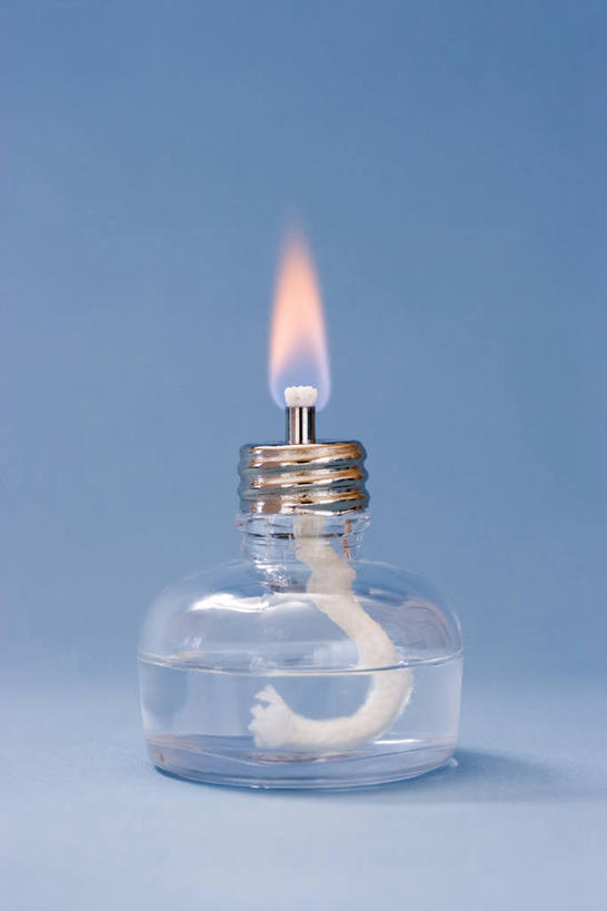 无人,竖图,室内,特写,白天,正面,热情,实验,仪器,火,阴影,蓝色背景,研究,透明,分析,光线,化学,测试,火焰,酒精灯,试管,影子,燃烧,玻璃制品,一个,点燃,器皿,摄影,影棚,单个,火光,酒精,玻璃仪器,试验耗材,实验用品,灯壶,灯帽,灯体,灯芯管,彩图,影棚拍摄,拍摄