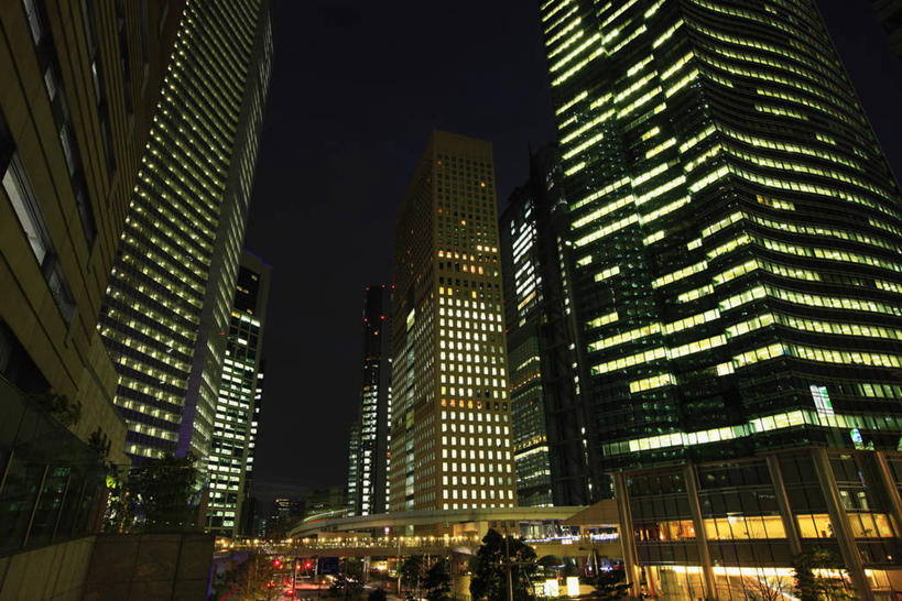 无人,高楼大厦,横图,室外,夜晚,仰视,度假,美景,城市风光,城市,大厦,建筑,摩天大楼,东京,日本,亚洲,阴影,光线,影子,景观,灯光,娱乐,享受,休闲,景色,放松,东亚,本州,关东地方,本州岛,日本国,东京都,汐留,汐留区,彩图,低角度拍摄,大楼,高层建筑,高楼,摩天楼