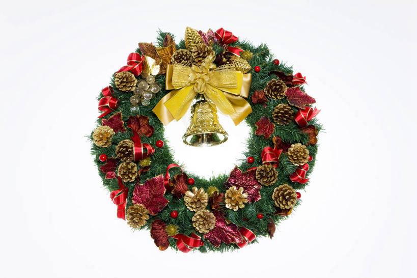 无人,横图,室内,特写,白天,白色背景,正面,金属制品,阴影,装饰,反射,金属,花环,铃铛,丝绸,丝带,影子,缎带,绸带,一个,蝴蝶结,金色,摄影,影棚,单个,华丽,修饰,圣诞花环,点缀,衬托,美观,雅致,雅观,圣诞圈,圣诞铃铛,铜制,彩图,影棚拍摄,拍摄