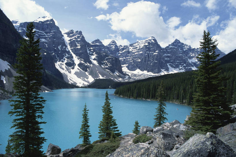 无人,横图,室外,白天,正面,旅游,度假,湖,湖泊,美景,山,水,雪,雪山,植物,大雪,加拿大,阴影,光线,影子,冰,湖面,积雪,景观,山峰,水流,水面,雪景,云,云朵,冬季,冬天,山峦,云彩,娱乐,树,树木,蓝色,绿色,白云,蓝天,天空,阳光,自然,湖水,天,享受,休闲,景色,放松,寒冷,生长,晴朗,成长,冰冷,北美,北美洲,国家公园,自然风光,美洲,阿尔伯塔省,班夫国家公园,冰川湖,阿尔伯塔,北亚美利加洲,亚美利加洲,严寒,冰凉,酷寒,凛冽,凛凛,极冷,艾伯塔,艾伯塔省,亚伯达,晴空,彩图,阿省,艾省,亚伯达省,亚省,梦莲湖