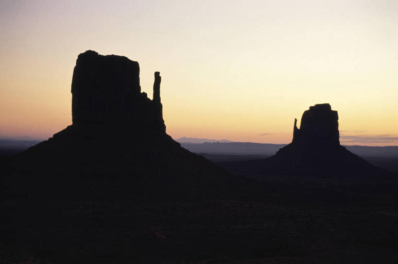 无人,横图,室外,白天,正面,旅游,度假,石头,美景,日落,美国,石子,景观,晚霞,霞光,落日,背光,娱乐,天空,自然,黄昏,天,享受,休闲,景色,彩霞,放松,亚利桑那,北美,北美洲,自然风光,美洲,逆光,亚利桑那州,新墨西哥,科罗拉多州,纪念碑谷,科罗拉多,大峡谷之州,新墨西哥州,北亚美利加洲,亚美利加洲,百年州,迷人之地,迷人之州,夕照,薄暮,科罗拉多高原,石块,岩石,夕阳,彩图,傍晚,美利坚合众国,斜阳