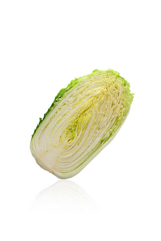 无人,竖图,室内,特写,白天,白色背景,正面,蔬菜,切开,阴影,新鲜,反射,影子,大白菜,食品,半个,白菜,食物,切,一半,摄影,有机食品,绿色食品,影棚,剖面,切面,结球白菜,胶菜,彩图,影棚拍摄,拍摄,黄芽白