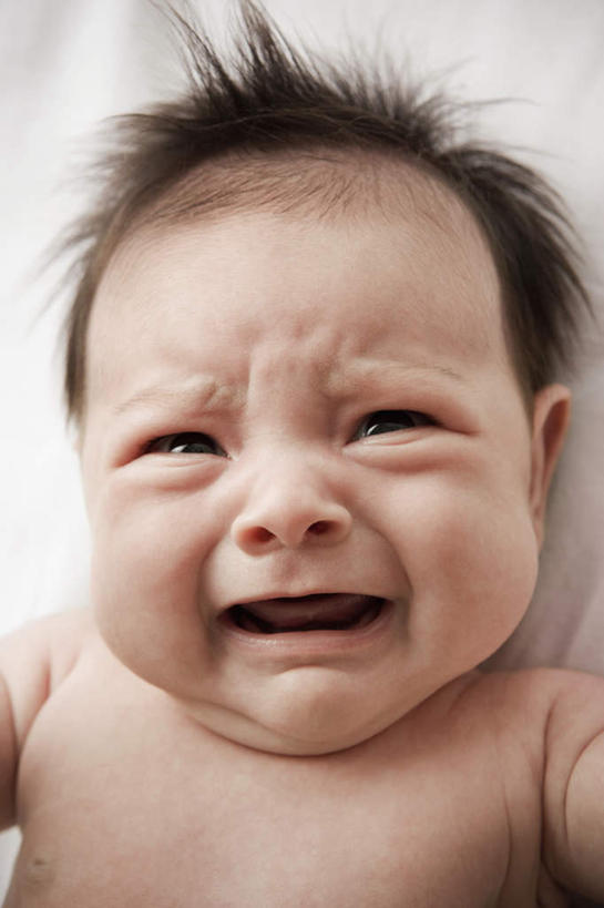 西方人,婴儿,儿童,脸,头,脸颊,一个人,躺,哭,竖图,俯视,室内,特写,白天,纯洁,床,卧室,欧洲,欧洲人,仅一个人,双人床,床单,注视,被子,裸露,小孩,观察,看,可爱,眼泪,活泼,观看,察看,被单,泪水,关注,宝宝,裸,纯真,烂漫,无邪,卧着,伶俐,天真,白种人,孩子,头部,脸部,脸蛋,面部,躺着,卧,半身,彩图,高角度拍摄,哭泣,哭啼,睡房,卧房