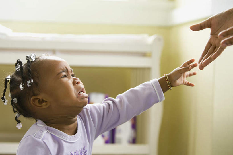 西方人,儿童,两个人,家庭,母亲,女儿,横图,室内,白天,正面,纯洁,欧洲,非洲,黑人,欧洲人,小孩,温暖,温馨,母女,一家人,可爱,母爱,童年,童趣,和睦,童真,烂漫,无邪,天真,年轻女性,女孩,女人,女性,非洲人,孩子,年轻人,半身,彩图,融洽,女生