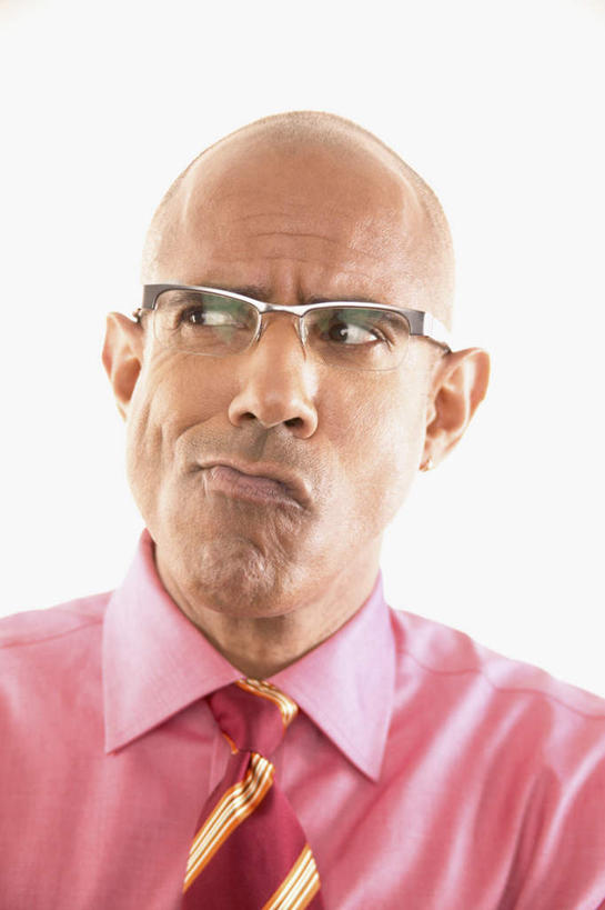 西方人,脸,头,脸颊,秃头,一个人,商务人士,商务男性,竖图,室内,特写,白天,白色背景,正面,衬衫,欧洲,非洲,黑人,欧洲人,仅一个男性,仅一个人,仅一个中年男性,一副,套装,眼镜,领带,注视,肩膀,粉色,观察,看,摄影,影棚,观看,抿嘴,察看,象征,庄重,关注,商务装,身份,近视眼镜,工薪阶层,正式,地位,男人,男性,中年男性,非洲人,头部,光头,无发,脸部,脸蛋,面部,白领,上班族,半身,彩图,影棚拍摄,衬衣,拍摄