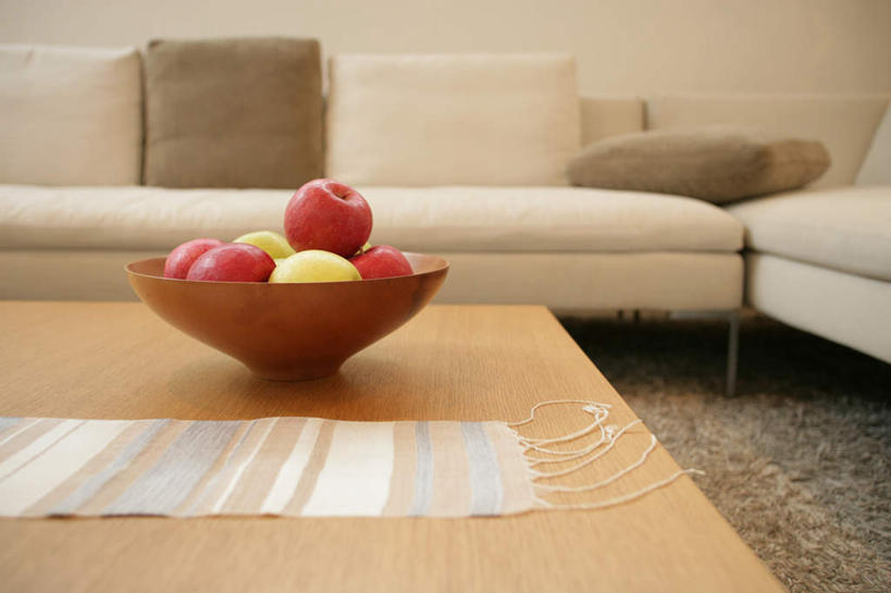 无人,家,客厅,横图,室内,白天,正面,别墅,家具,靠垫,沙发,装修,桌子,建筑,苹果,水果,纺织品,欧式,一堆,许多,堆叠,堆积,新鲜,装饰,木制,毛毯,毯子,陶瓷,房屋,墙,屋子,公寓,生食,食品,果实,靠枕,陶瓷制品,很多,豪华,茶几,建设,现代,装潢,洋房,楼房,墙壁,墙面,住宅,食物,纺织,木制品,容器,垫子,室内装潢,碗,枕头,青苹果,温暖,有机食品,绿色食品,储藏,堆,华丽,修饰,样板房,明亮,点缀,起居室,舒适,家居装潢,储存,房屋设计,地中海风格,古典风格,简约风格,布艺沙发,室内设计,宽敞,样板房装潢,衬托,美观,雅致,雅观,客堂,设计,彩图,房子,贮存